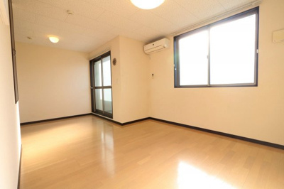 【居間・リビング】 | レオネクストメゾン米原 | 当社では希少性の高い１ＬＤＫになります。