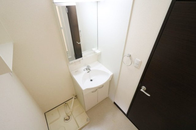 【内装】 | レオネクストメゾン米原 | 女性には嬉しい独立洗面台つき！