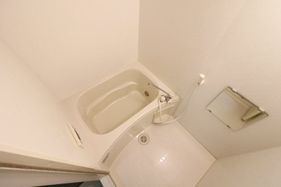 【浴室】 | レオネクストメゾン米原 | 浴室乾燥機で雨や雪の日でもらくらくお洗濯！