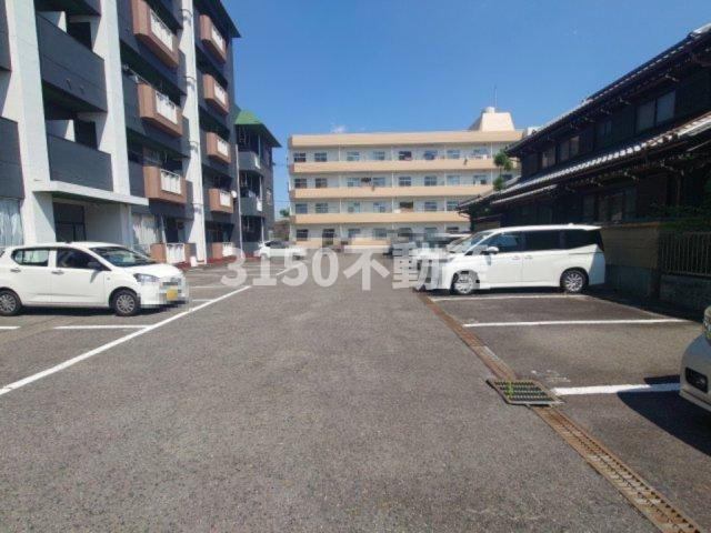 アヴィオン岐阜の駐車場