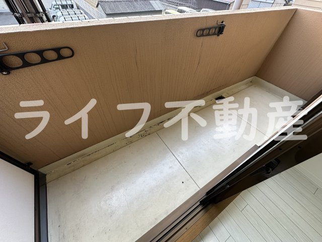 イマザキマンションエヌワンのバルコニー|落ち着いた時間を過ごせるバルコニーです