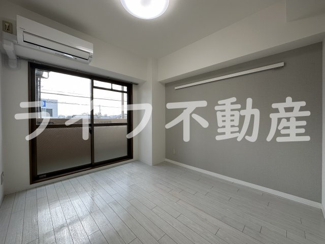 イマザキマンションエヌワンの居間・リビング|ゆったりとしたリビングです