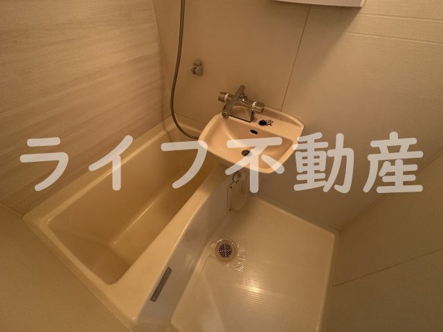 イマザキマンションエヌワンの浴室|ゆったり過ごせるお風呂です