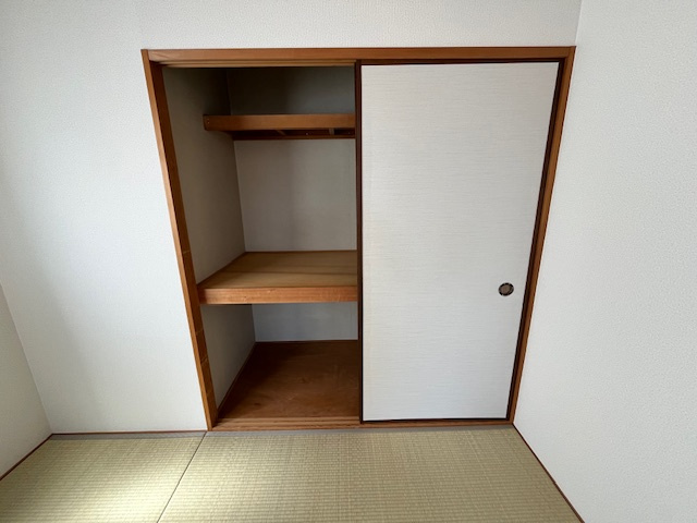 ヒカリハイツドイⅡの和室