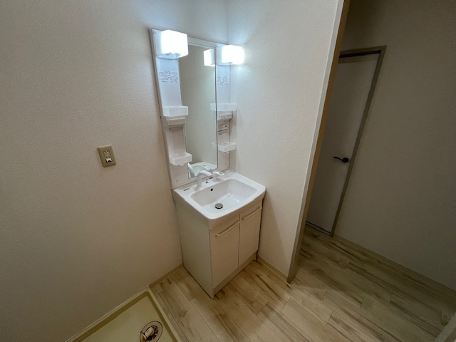 ヒカリハイツドイⅡの独立洗面台|同物件別部屋イメージ写真