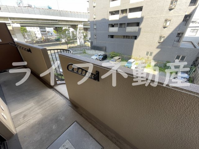 フェルザ長田のバルコニー|開放的で明るい空間を演出してくれるバルコニーです