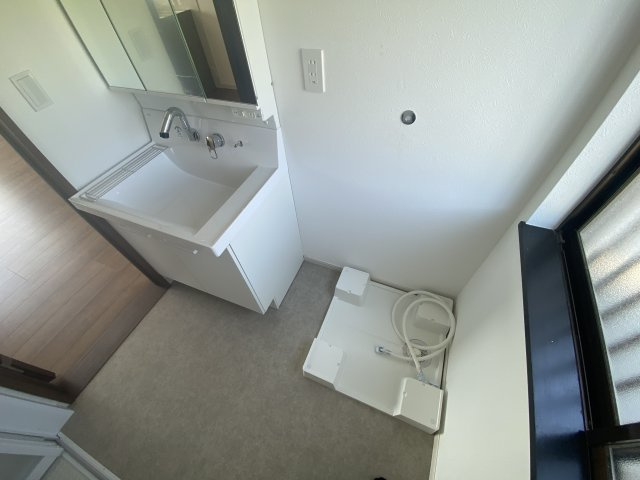 広川町中古住宅の独立洗面台