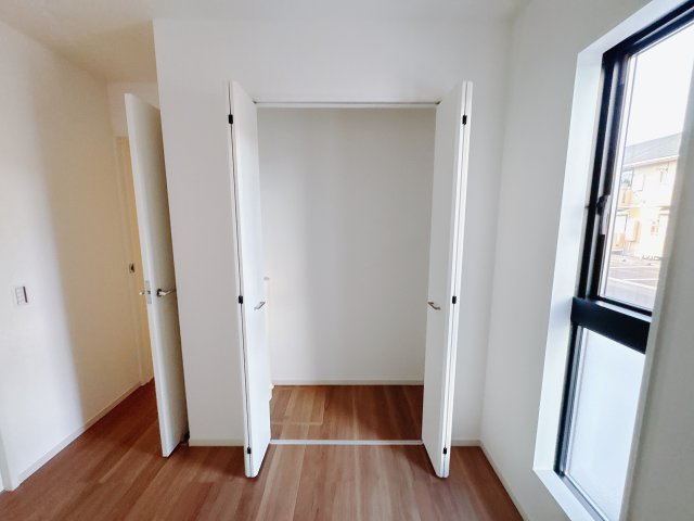 宇都宮市東峰町 ２期 新築住宅 全４棟の収納|○2号棟　クローゼット○
全居室便利な収納付き☆しっかり収納して、すっきりとお部屋を使えます。暮らしにちょうどいい収納力です！
※2025年11月撮影
