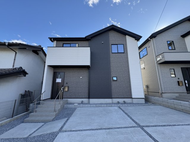 宇都宮市東峰町 ２期 新築住宅 全４棟の外観|〇4号棟【3（4）LDK+SIC+2WIC】
広々リビング21.5帖！水廻り集中家事動線♪2階3つの洋室は間仕切り壁を設置すればプラス1部屋が叶います。
※2025年11月撮影