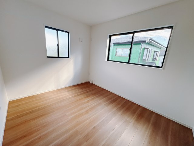 宇都宮市東峰町 ２期 新築住宅 全４棟の洋室|○4号棟　2F洋室7.2帖○
ウォークインクローゼット付き洋室です。
※2025年11月撮影
