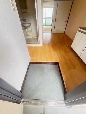 内藤ビルの玄関