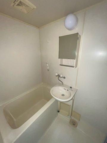 内藤ビルの浴室