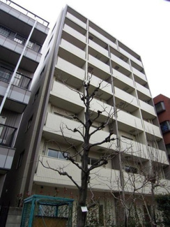 【外観】 | 鉄筋コンクリート造のがっしりとした建物。