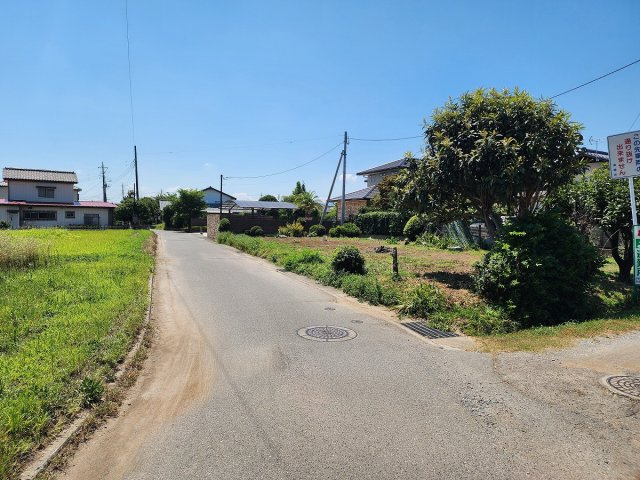 高崎市山名町売土地の前面道路含む現地写真