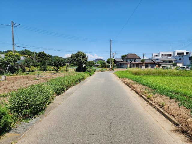 高崎市山名町売土地の前面道路含む現地写真