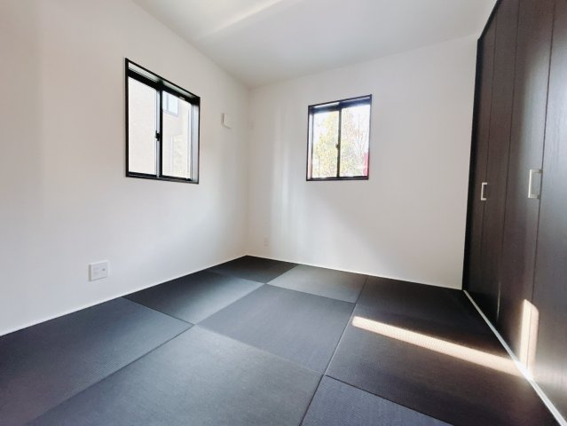 【CLEIAS Town】宇都宮市駒生町の和室|〇1号棟1F和室4.5帖〇
あると嬉しい1階の一部屋。お子様のお昼寝スペースや客間、お友達やご親戚のお泊り部屋としても使えます。
