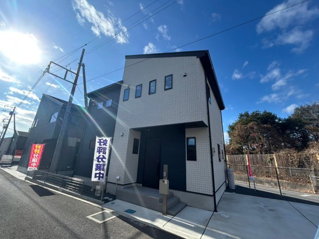 【CLEIAS Town】宇都宮市駒生町の外観|〇9号棟【4LDK+SIC+WIC】 角地の日当たり良好な配置♪吹抜けリビング＆リビングイン階段採用！心地の良い暮らしに欠かせない採光♪大切な家族が集まる場所だからこそこだわりたい空間です。