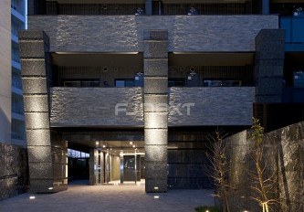 ガーラ・ヒルズ新宿のエントランス