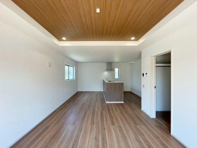 【居間・リビング】 | 吉岡町大久保　2号棟