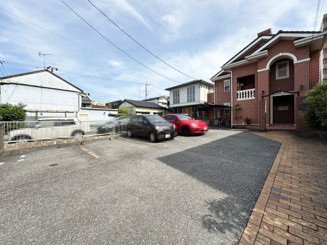 煉瓦の家SAKURAIの駐車場