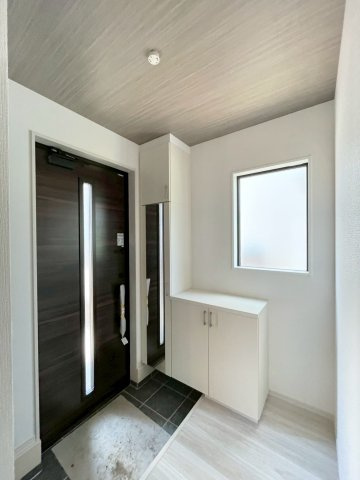 【玄関】 | 吉岡町大久保　3号棟