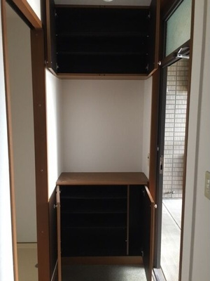 【玄関】 | ハイツ・シャルムB