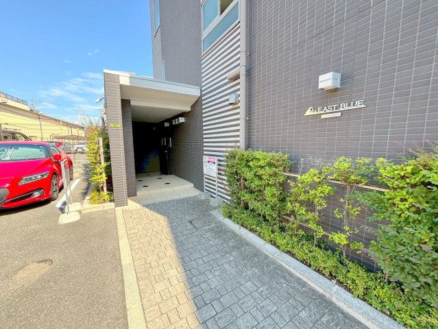 イースト　ブルーのエントランス