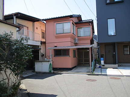 広島市佐伯区八幡東２丁目　中古一戸建て(JS)の前面道路含む現地写真