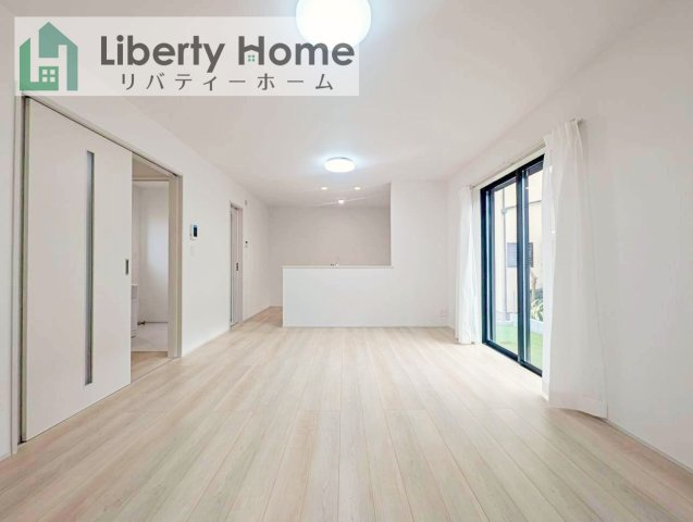 日立市東金沢町4丁目　新築戸建の居間・リビング