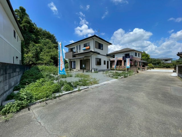 【前面道路含む現地写真】 | 桐生市新里町山上　中古住宅