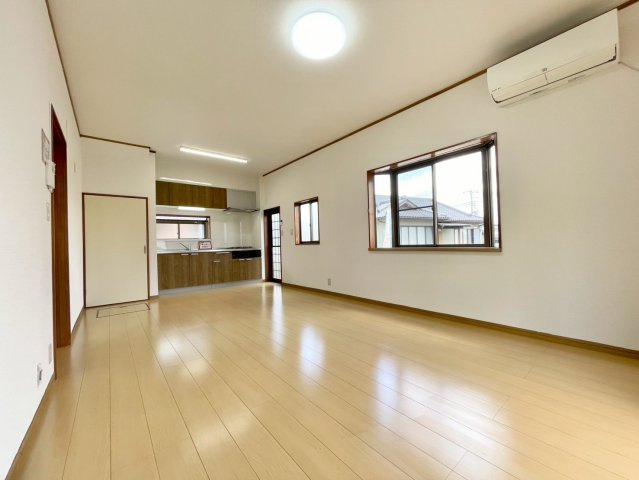 【居間・リビング】 | 桐生市新里町山上　中古住宅