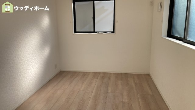 越谷市大泊　中古一戸建ての洋室