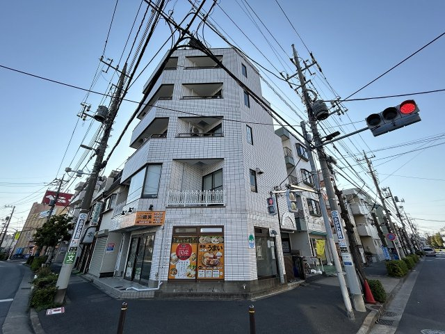 クリスタルエイトの外観