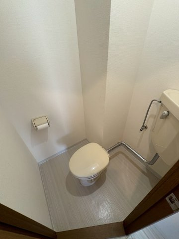 大阪市西区新町１丁目の賃貸マンションのトイレ