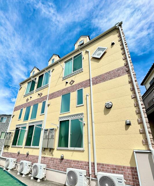 横浜市金沢区富岡東6丁目のアパートの画像