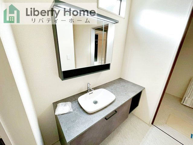 那珂市瓜連4期　新築戸建の独立洗面台