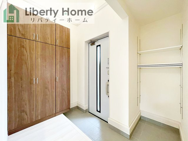 那珂市瓜連4期　新築戸建の玄関