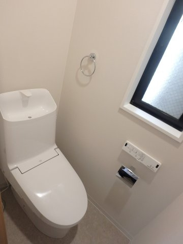 今津野田町　中古戸建のトイレ|2階のトイレでございます
