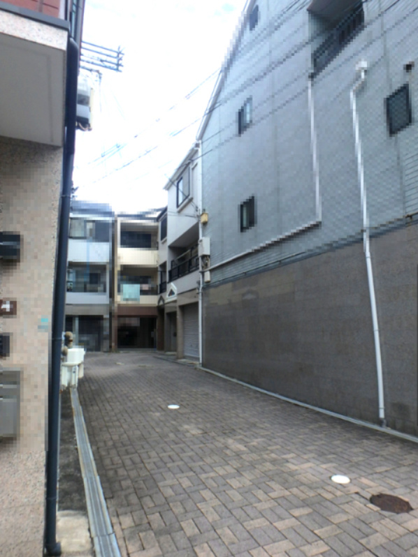 今津野田町　中古戸建の前面道路含む現地写真