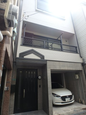 今津野田町　中古戸建の駐車場|駐車スペース１台可能です。ハイルーフ駐車可能