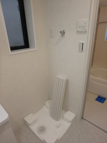 今津野田町　中古戸建の洗面所|ドラム式洗濯機も設置可能です