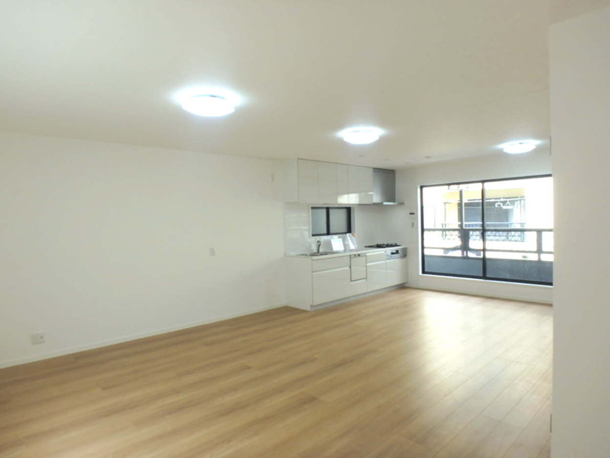 今津野田町　中古戸建の居間・リビング