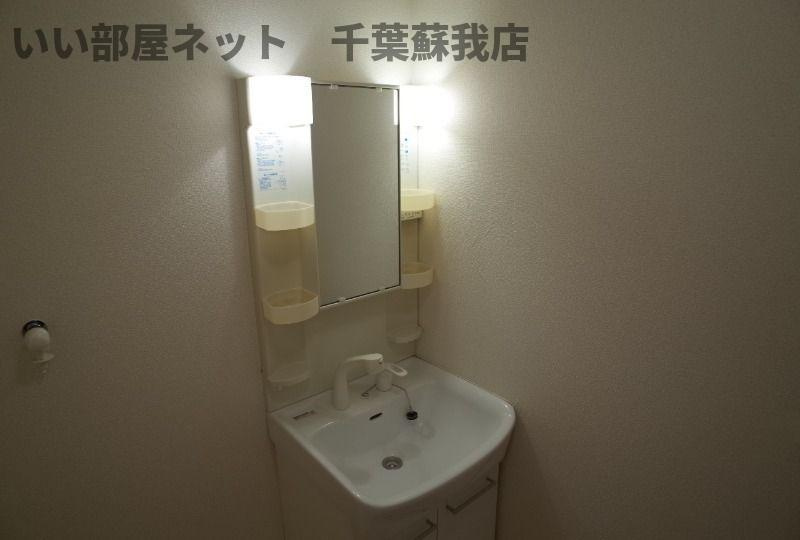 スタジオミグの洗面所|明るい洗面所です