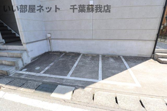 リブリ・ナンバーナインの駐車場|バイク置場