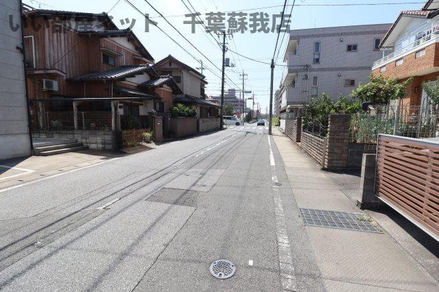 リブリ・ナンバーナインの周辺