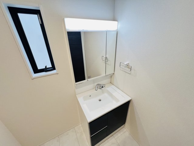 碧南市権現町1-226『仲介手数料無料』新築戸建ての独立洗面台