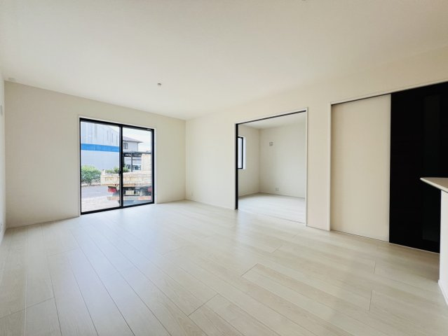 碧南市権現町1-226『仲介手数料無料』新築戸建ての居間・リビング