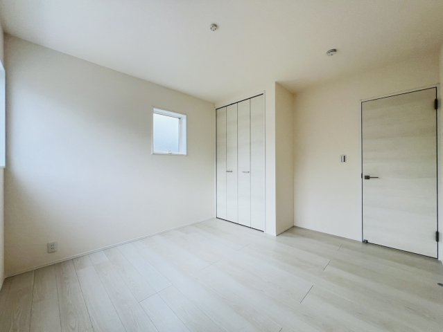 碧南市権現町1-226『仲介手数料無料』新築戸建ての洋室