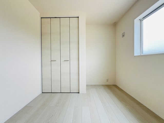 碧南市権現町1-226『仲介手数料無料』新築戸建ての洋室