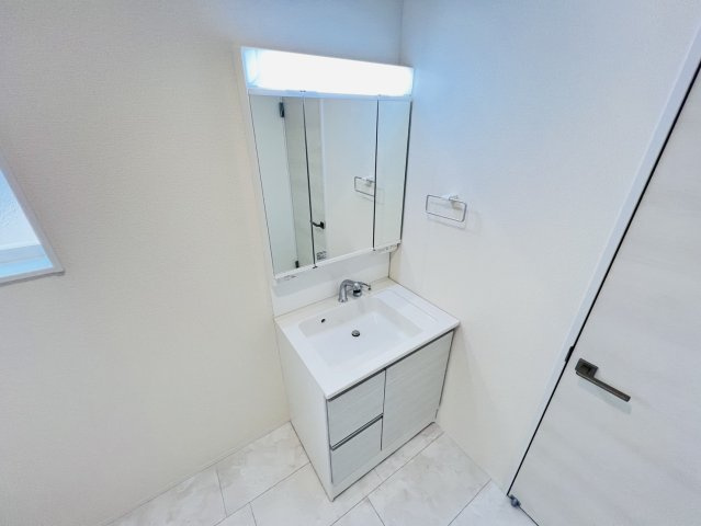 碧南市権現町1-226『仲介手数料無料』新築戸建ての独立洗面台